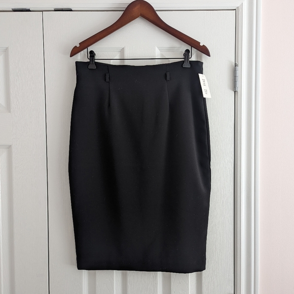 Black pencil skirt size 8 NWT - Picture 3 of 10